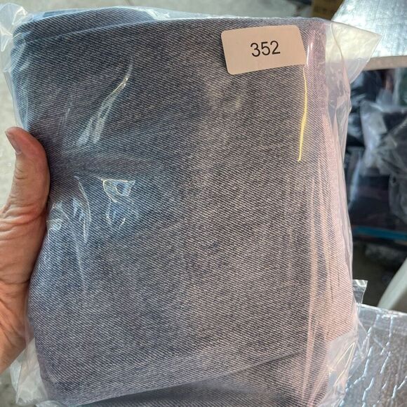 Vintage Levi’s Blue 521 Tapered Leg Tapered Fit High Rise Mom Jeans Size 14 Long - Picture 11 of 11